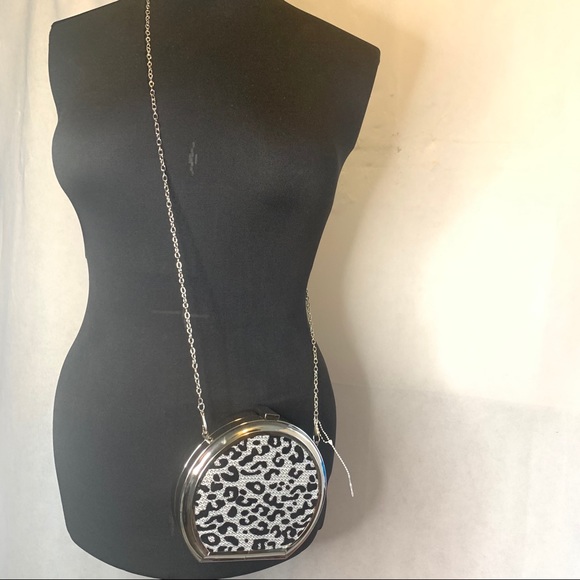 Leopard print Sequenced Circle Chain Crossbody Bag clutch - Picture 8 of 9